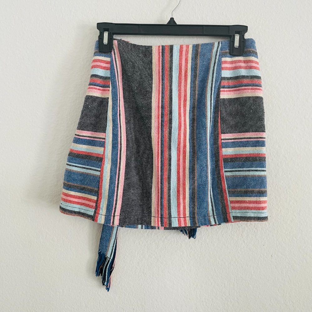 Guess striped mini skirt with tie like new